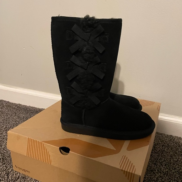 UGG | Victoria Boots Little Kids Sz 1 | Winter | Fall - Picture 3 of 4